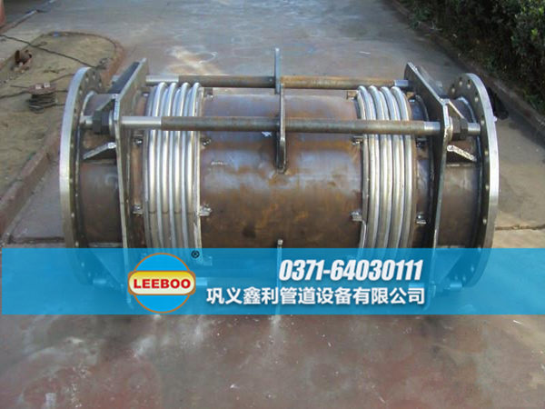 未噴漆的大拉桿橫向波紋<a href=http://m.112327.cn target=_blank class=infotextkey>補(bǔ)償器</a>