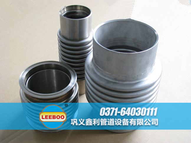 湖南省邵陽市新寧縣溝槽式<a href=http://m.112327.cn target=_blank class=infotextkey>補償器</a> /></p>鑫利管道是專業(yè)開發(fā)、研制和生產波紋<a href=http://m.112327.cn target=_blank class=infotextkey>補償器</a>廠家，該產品具有尺寸準備、結構緊湊、安裝可靠、耐腐蝕、便于安裝、壽命長等優(yōu)點，廣泛應用于航天、發(fā)電、石化和城市供熱等行業(yè)的各類管道和設備，并在全國多個工程上得到應用。以其優(yōu)良的品質，深受國內外用戶的贊譽和好評。<br />     鑫利管道生產的湖南省邵陽市新寧縣波紋<a href=http://m.112327.cn target=_blank class=infotextkey>補償器</a>由構成其工作主體的波紋管（一種彈性元件）和端管、支架、法蘭、導管等附件組成。主要用在各種管道中，它能夠補償管道的熱位移，機械變形和吸收各種機械振動，起到降低管道變形應力和提高管道使用壽命的作用。波紋<a href=http://m.112327.cn target=_blank class=infotextkey>補償器</a>連接方式分為法蘭連接和焊接兩種。波紋<a href=http://m.112327.cn target=_blank class=infotextkey>補償器</a>屬于一種補償元件，利用其工作主體波紋管的有效伸縮變形，以吸收管線、導管、容器等由熱脹冷縮等原因而產生的尺寸變化，或補償管線、導管、容器等的軸向、橫向和角向位移。也可用于降噪減振。在現(xiàn)代工業(yè)中用途廣泛。<br />     波紋<a href=http://m.112327.cn target=_blank class=infotextkey>補償器</a>的可靠性是由設計、制造、安裝及運行管理等多個環(huán)節(jié)構成的?？煽啃砸矐搹倪@幾個方面進行考慮。材料選擇對用于供熱管網的波紋<a href=http://m.112327.cn target=_blank class=infotextkey>補償器</a>選材，除應考慮工作介質、工作溫度和外部環(huán)境外，還應考慮應力腐蝕的可能性、水處理劑和管道清洗劑對材料的影響等，并在此基礎上結合波紋<a href=http://m.112327.cn target=_blank class=infotextkey>補償器</a>材料的焊接、成型以及材料的性能價格比，優(yōu)選出經濟實用的波紋管制作材料。<br />     一般情況下，選用湖南省邵陽市新寧縣波紋<a href=http://m.112327.cn target=_blank class=infotextkey>補償器</a>的材料應滿足下列條件：<br />（1）高彈性極限、抗拉強度和疲勞強度，保證其正常工作。<br />（2）良好的塑性，便于波紋<a href=http://m.112327.cn target=_blank class=infotextkey>補償器</a>加工成形，且能通過隨后的處理工藝（冷作硬化、熱處理等）獲得足夠的硬度和強度。<br />（3）較好的耐腐蝕性能，滿足在不同環(huán)境下工作要求。<br />（4）良好的焊接性能，滿足在制作過程中的焊接工藝要求。<br />    對于地溝敷設的熱力管網，當波紋<a href=http://m.112327.cn target=_blank class=infotextkey>補償器</a>所處管道地勢較低時，雨水或事故性污水會浸泡波紋管，應考慮選用耐蝕性更強的材料，如鐵鎳合金、高鎳合金等。由于此類材料價格較高，在制造波波紋<a href=http://m.112327.cn target=_blank class=infotextkey>補償器</a>時，可以考慮僅在與腐蝕性介質接觸的表面增加一層耐蝕合金。疲勞壽命設計由波紋<a href=http://m.112327.cn target=_blank class=infotextkey>補償器</a>的失效類型及原因分析可以看出，該產品的平面穩(wěn)定性、周向穩(wěn)定性及耐腐蝕性能均與其位移量即疲勞壽命相關。過低的疲勞壽命將會導致其穩(wěn)定性及耐蝕性能下降。<br />    鑫利管道波紋<a href=http://m.112327.cn target=_blank class=infotextkey>補償器</a>設計合理、性能優(yōu)良，在業(yè)界擁有良好的口碑。另外公司長期從事波紋<a href=http://m.112327.cn target=_blank class=infotextkey>補償器</a>批發(fā)與零售，歡迎新老用戶前來選購！國內波紋<a href=http://m.112327.cn target=_blank class=infotextkey>補償器</a>哪家好，鑫利管道是選！<p style=