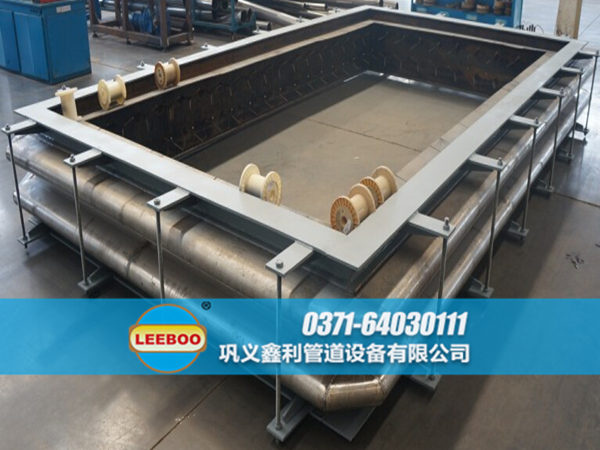江蘇省南京市高淳縣<a href=http://www.xinligd.com target=_blank class=infotextkey>伸縮接頭</a>運(yùn)行車(chē)間